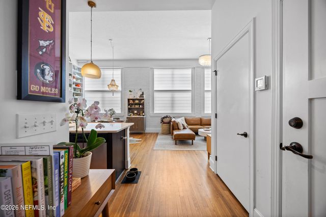 2525 COLLEGE Street 1113, Jacksonville, FL 32204