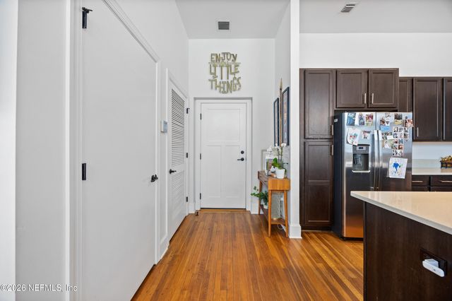 2525 COLLEGE Street 1113, Jacksonville, FL 32204