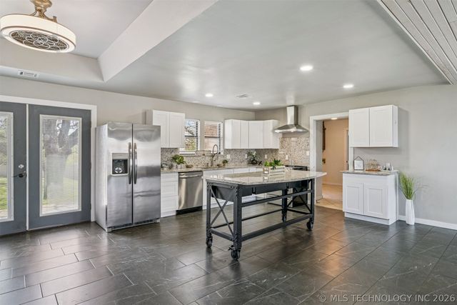 19805 S Lake Drive, Claremore, OK 74017