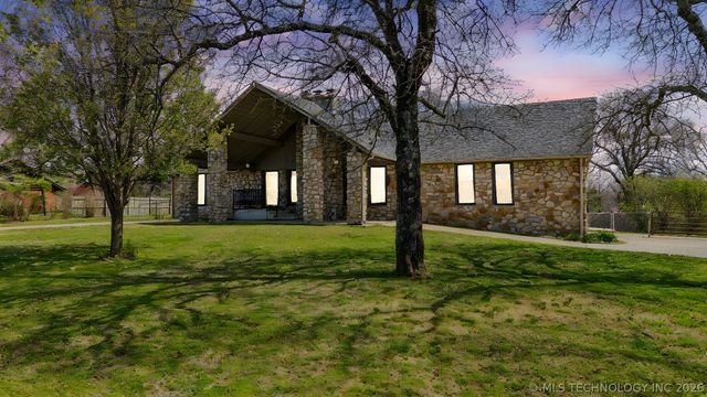 19805 S Lake Drive, Claremore, OK 74017
