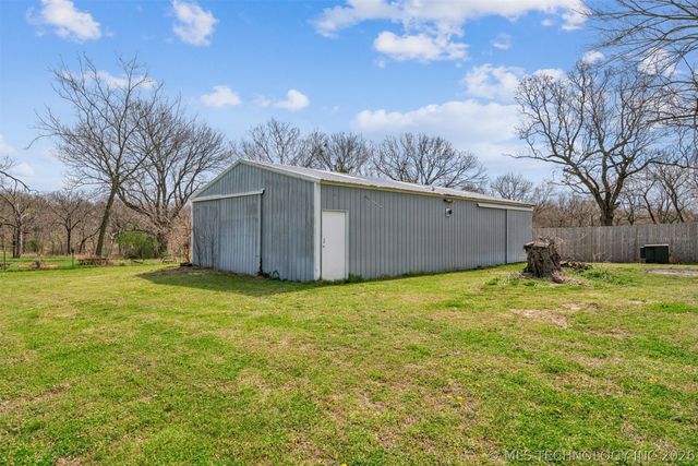 19805 S Lake Drive, Claremore, OK 74017