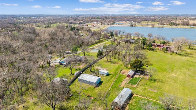 19805 S Lake Drive, Claremore, OK 74017