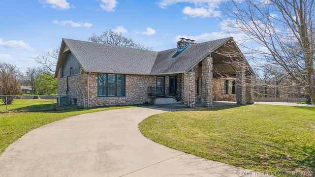 19805 S Lake Drive, Claremore, OK 74017
