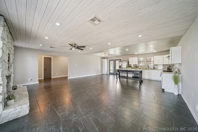 19805 S Lake Drive, Claremore, OK 74017