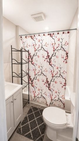 37 Hunt St, Brockton, MA 02302