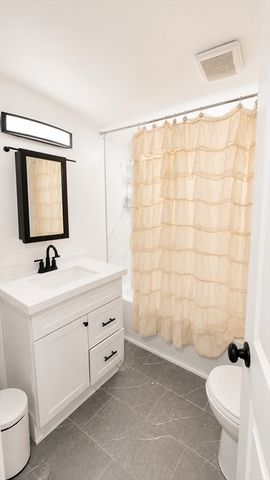37 Hunt St, Brockton, MA 02302