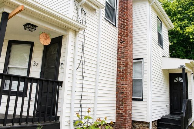 37 Hunt St, Brockton, MA 02302