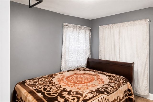 37 Hunt St, Brockton, MA 02302