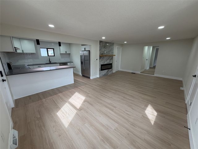 30 Elm Street, Carlisle, IA 50047