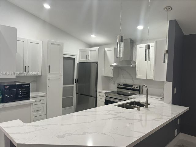 289 SW 159th Ln, Sunrise, FL 33326
