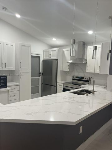 289 SW 159th Ln, Sunrise, FL 33326