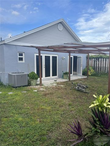 289 SW 159th Ln, Sunrise, FL 33326