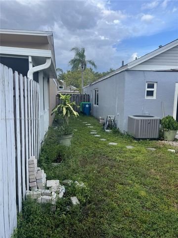 289 SW 159th Ln, Sunrise, FL 33326