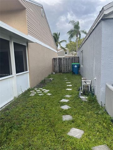 289 SW 159th Ln, Sunrise, FL 33326