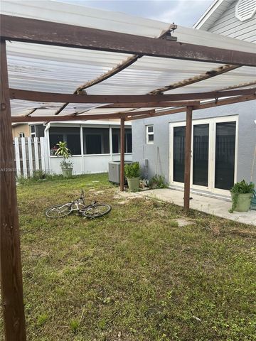 289 SW 159th Ln, Sunrise, FL 33326