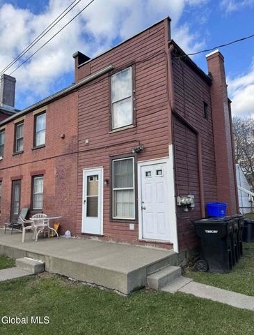 670 5th Avenue, Troy, NY 12182