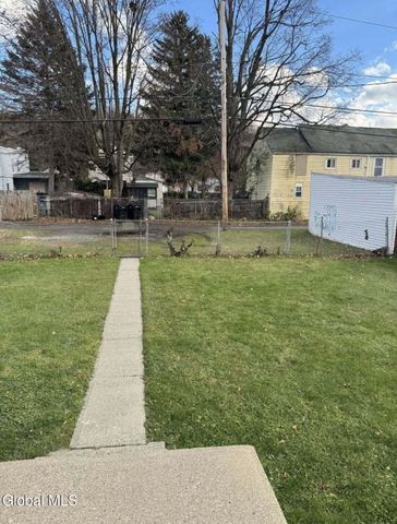 670 5th Avenue, Troy, NY 12182