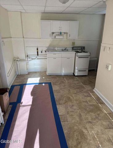 670 5th Avenue, Troy, NY 12182