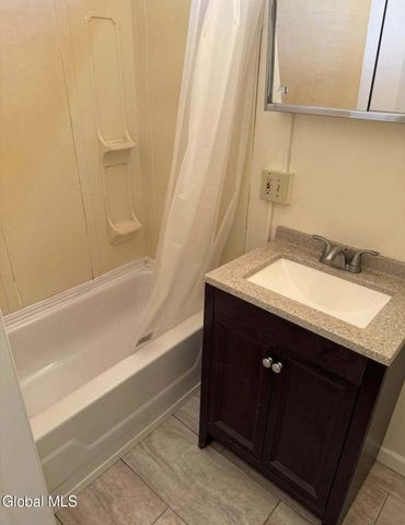 670 5th Avenue, Troy, NY 12182