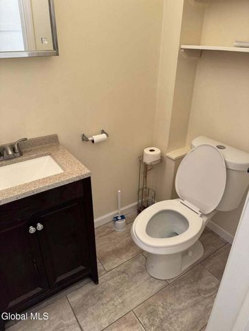 670 5th Avenue, Troy, NY 12182