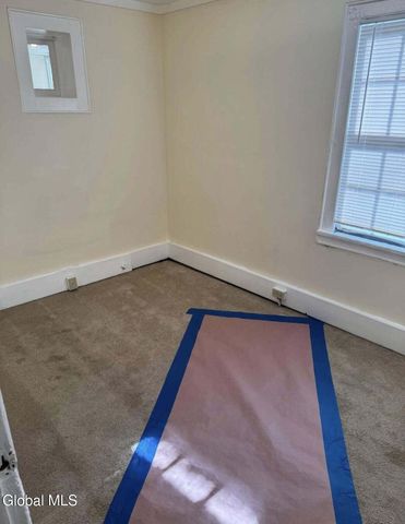 670 5th Avenue, Troy, NY 12182