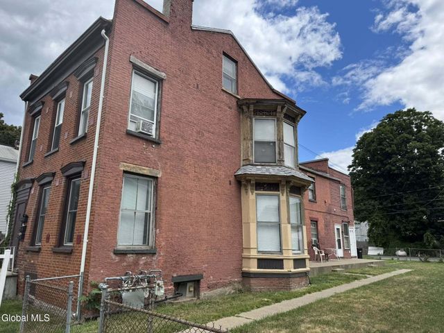 670 5th Avenue, Troy, NY 12182