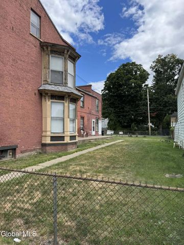 670 5th Avenue, Troy, NY 12182