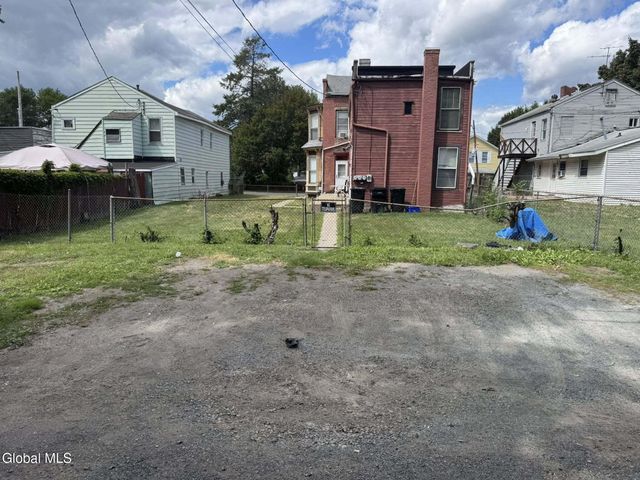 670 5th Avenue, Troy, NY 12182