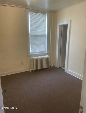 670 5th Avenue, Troy, NY 12182