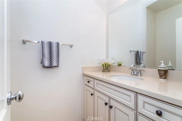 28629 Farrier, Valencia, CA 91354