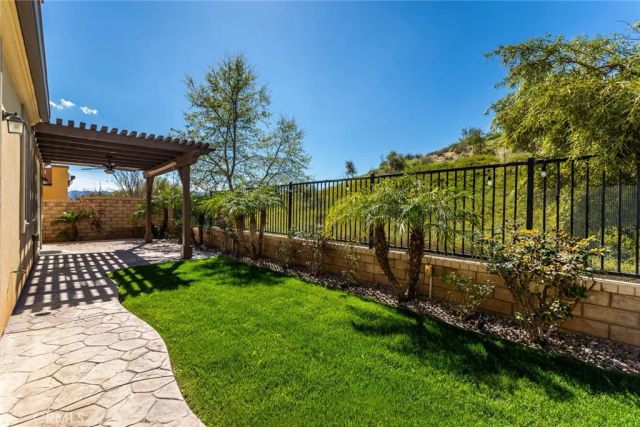 28629 Farrier, Valencia, CA 91354