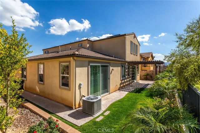 28629 Farrier, Valencia, CA 91354