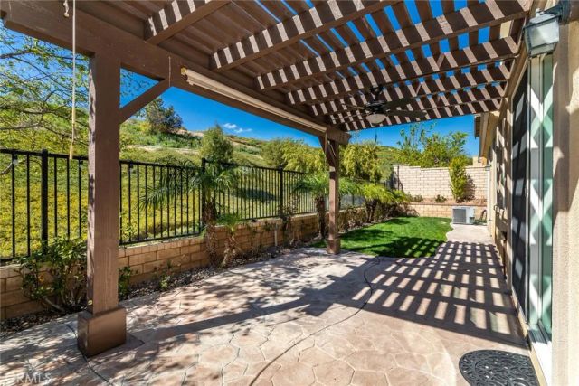 28629 Farrier, Valencia, CA 91354