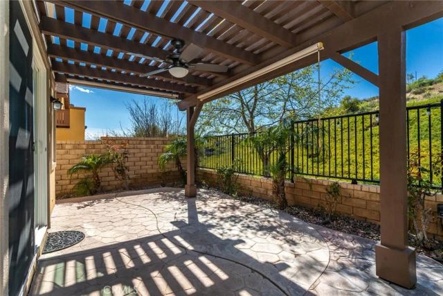 28629 Farrier, Valencia, CA 91354