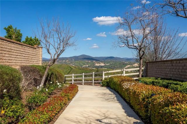 28629 Farrier, Valencia, CA 91354