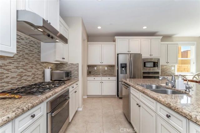 28629 Farrier, Valencia, CA 91354