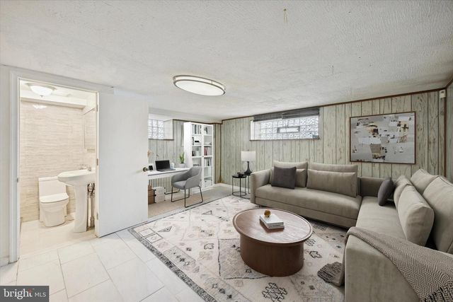 1211 E JOHNSON ST, Philadelphia, PA 19138