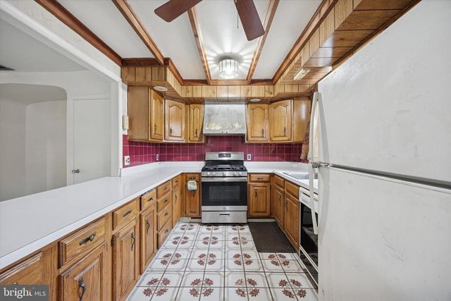 1211 E JOHNSON ST, Philadelphia, PA 19138