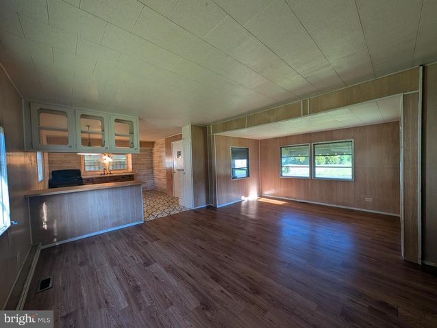 300 SAND BANK ROAD, Mount Holly Springs, PA 17065