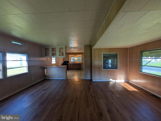 300 SAND BANK ROAD, Mount Holly Springs, PA 17065