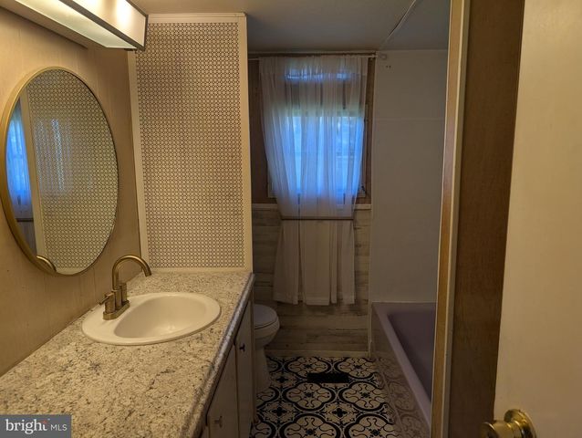300 SAND BANK ROAD, Mount Holly Springs, PA 17065