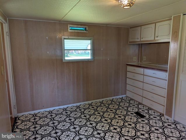 300 SAND BANK ROAD, Mount Holly Springs, PA 17065
