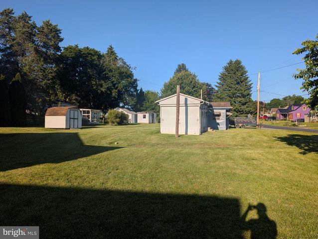 300 SAND BANK ROAD, Mount Holly Springs, PA 17065