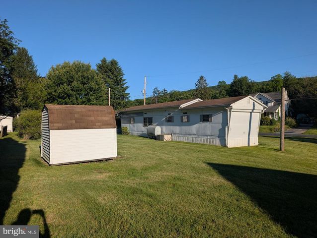 300 SAND BANK ROAD, Mount Holly Springs, PA 17065