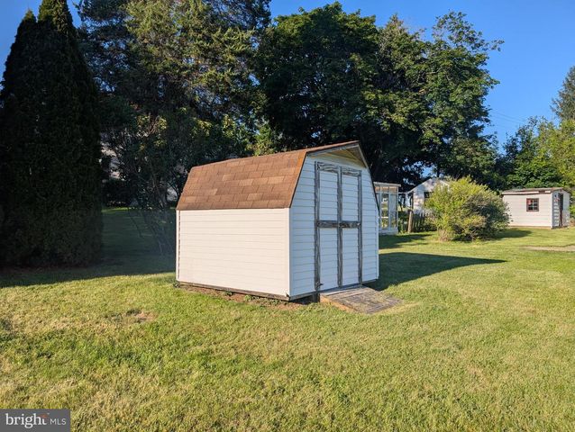300 SAND BANK ROAD, Mount Holly Springs, PA 17065