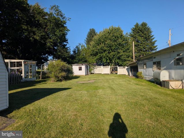 300 SAND BANK ROAD, Mount Holly Springs, PA 17065