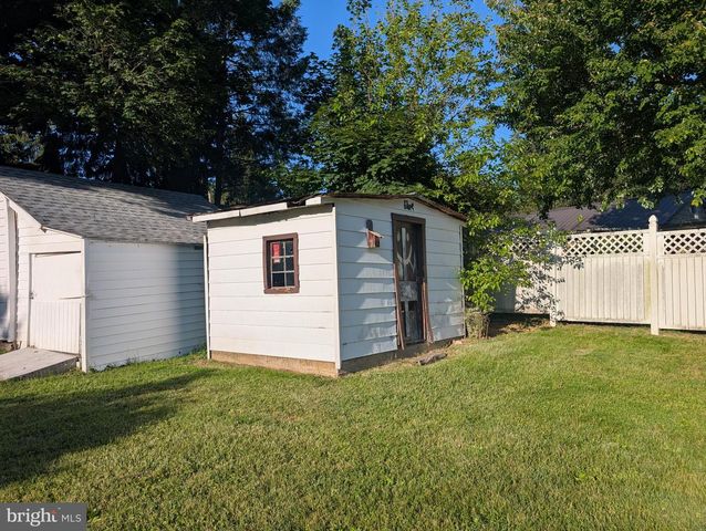 300 SAND BANK ROAD, Mount Holly Springs, PA 17065