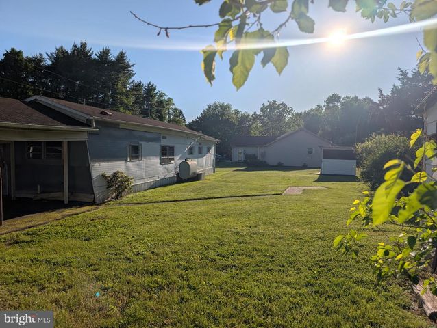 300 SAND BANK ROAD, Mount Holly Springs, PA 17065