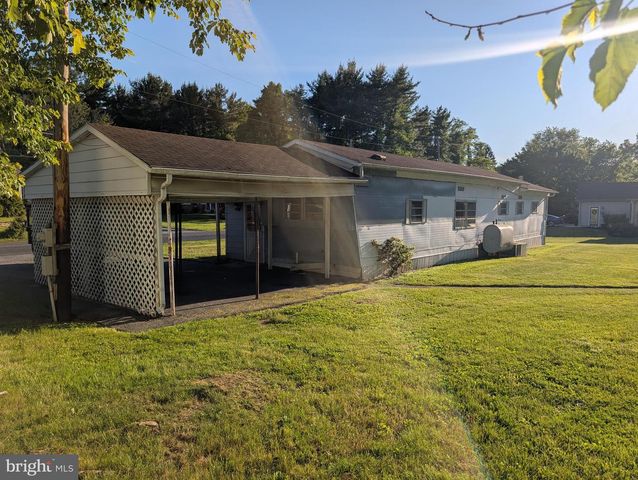 300 SAND BANK ROAD, Mount Holly Springs, PA 17065