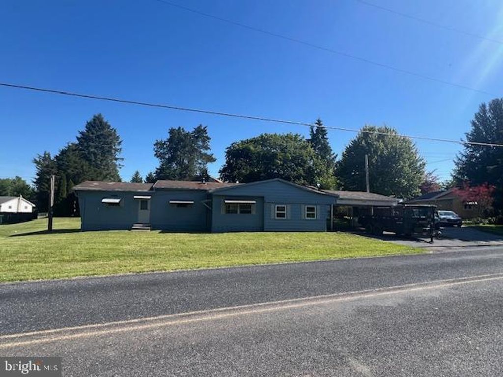 300 SAND BANK ROAD, Mount Holly Springs, PA 17065